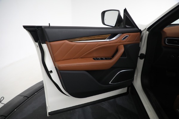 Used 2021 Maserati Levante Q4 GranLusso for sale Sold at Pagani of Greenwich in Greenwich CT 06830 18