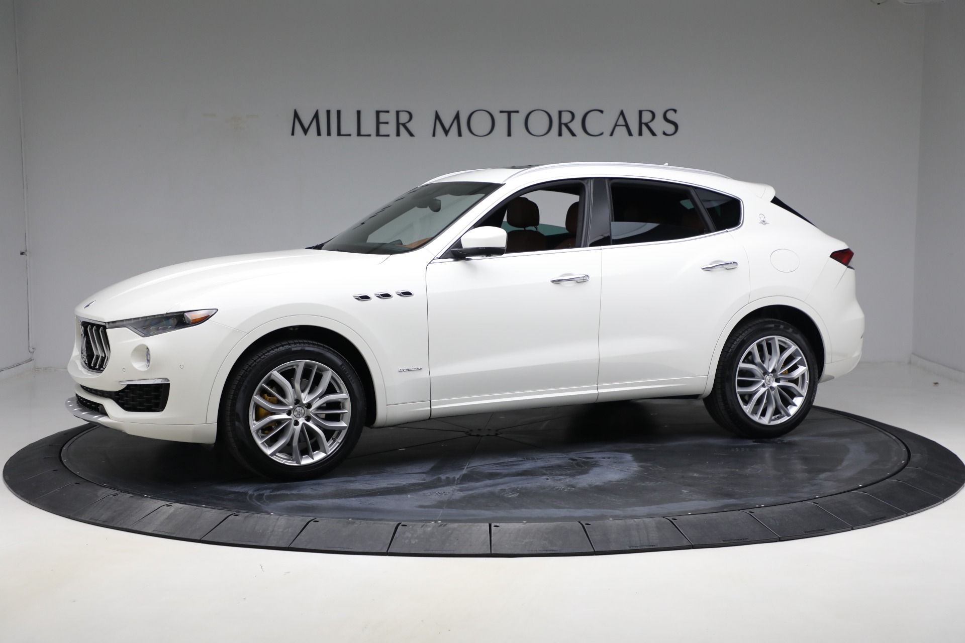 Used 2021 Maserati Levante Q4 GranLusso for sale Sold at Pagani of Greenwich in Greenwich CT 06830 1