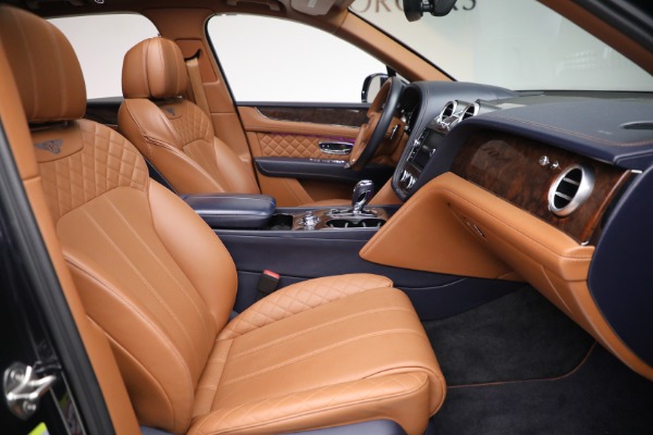 Used 2018 Bentley Bentayga W12 Signature for sale $109,900 at Pagani of Greenwich in Greenwich CT 06830 25