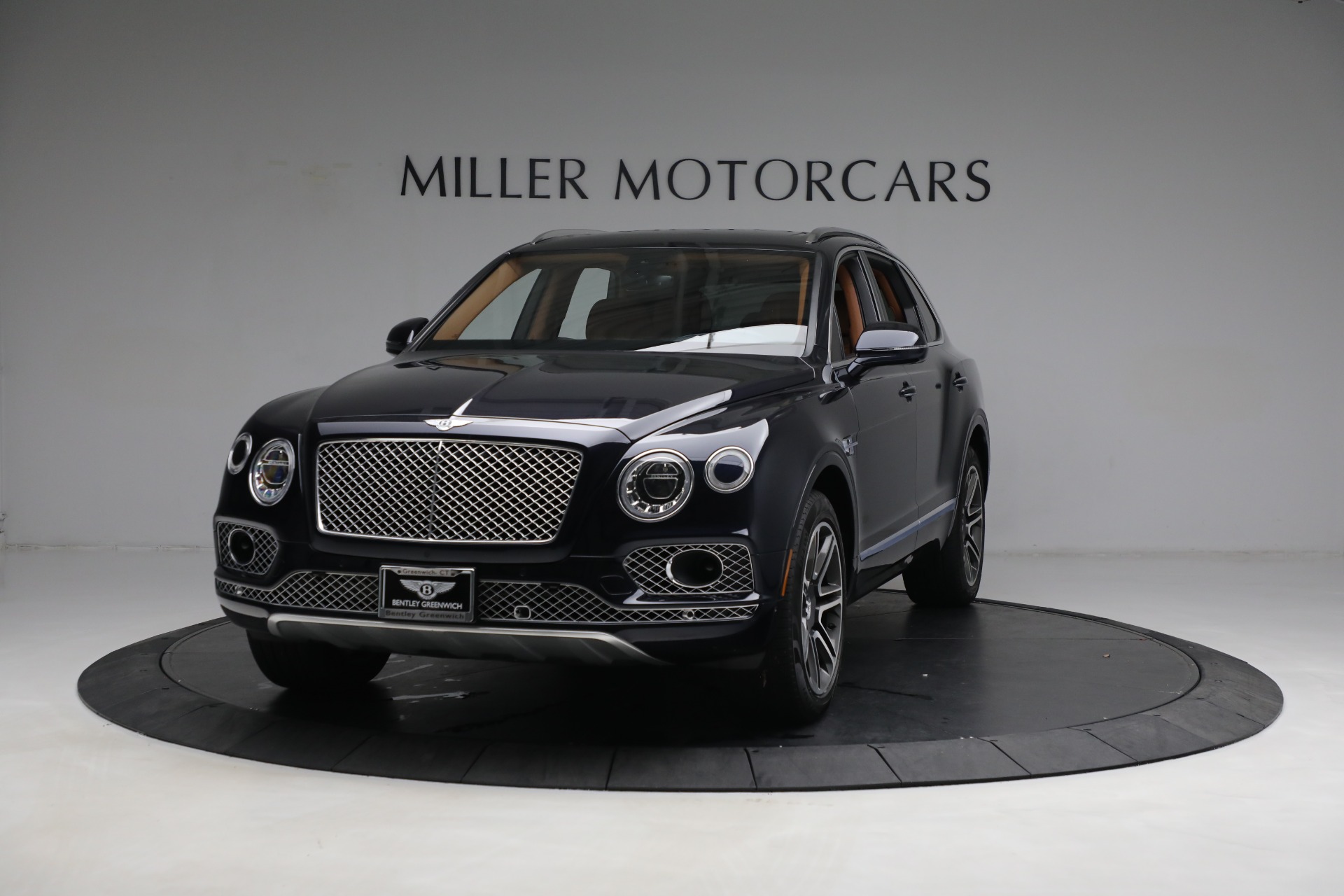 Used 2018 Bentley Bentayga W12 Signature for sale Sold at Pagani of Greenwich in Greenwich CT 06830 1