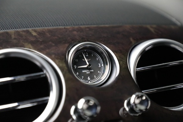Used 2017 Bentley Flying Spur V8 for sale Sold at Pagani of Greenwich in Greenwich CT 06830 24