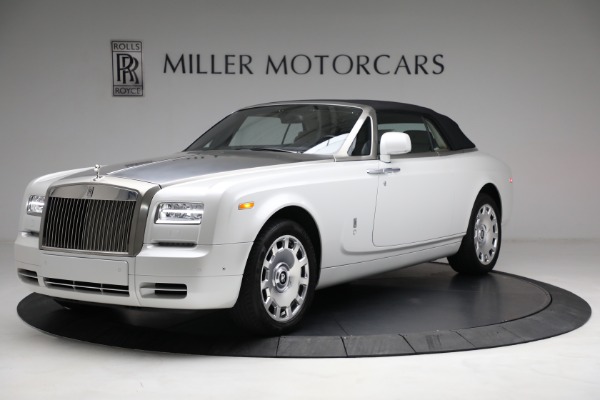 Used 2017 Rolls-Royce Phantom Drophead Coupe for sale Sold at Pagani of Greenwich in Greenwich CT 06830 10