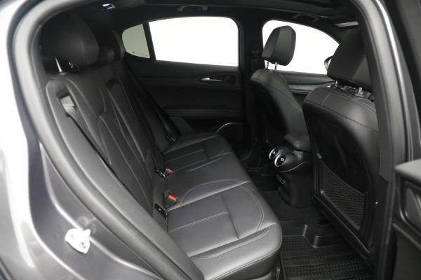 Used 2022 Alfa Romeo Stelvio Sprint for sale $29,900 at Pagani of Greenwich in Greenwich CT 06830 16