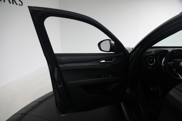 Used 2022 Alfa Romeo Stelvio Sprint for sale $29,900 at Pagani of Greenwich in Greenwich CT 06830 22