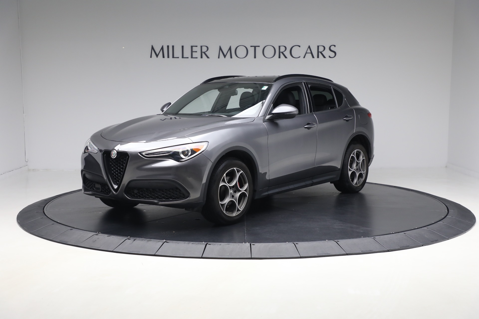 Used 2022 Alfa Romeo Stelvio Sprint for sale $29,900 at Pagani of Greenwich in Greenwich CT 06830 1