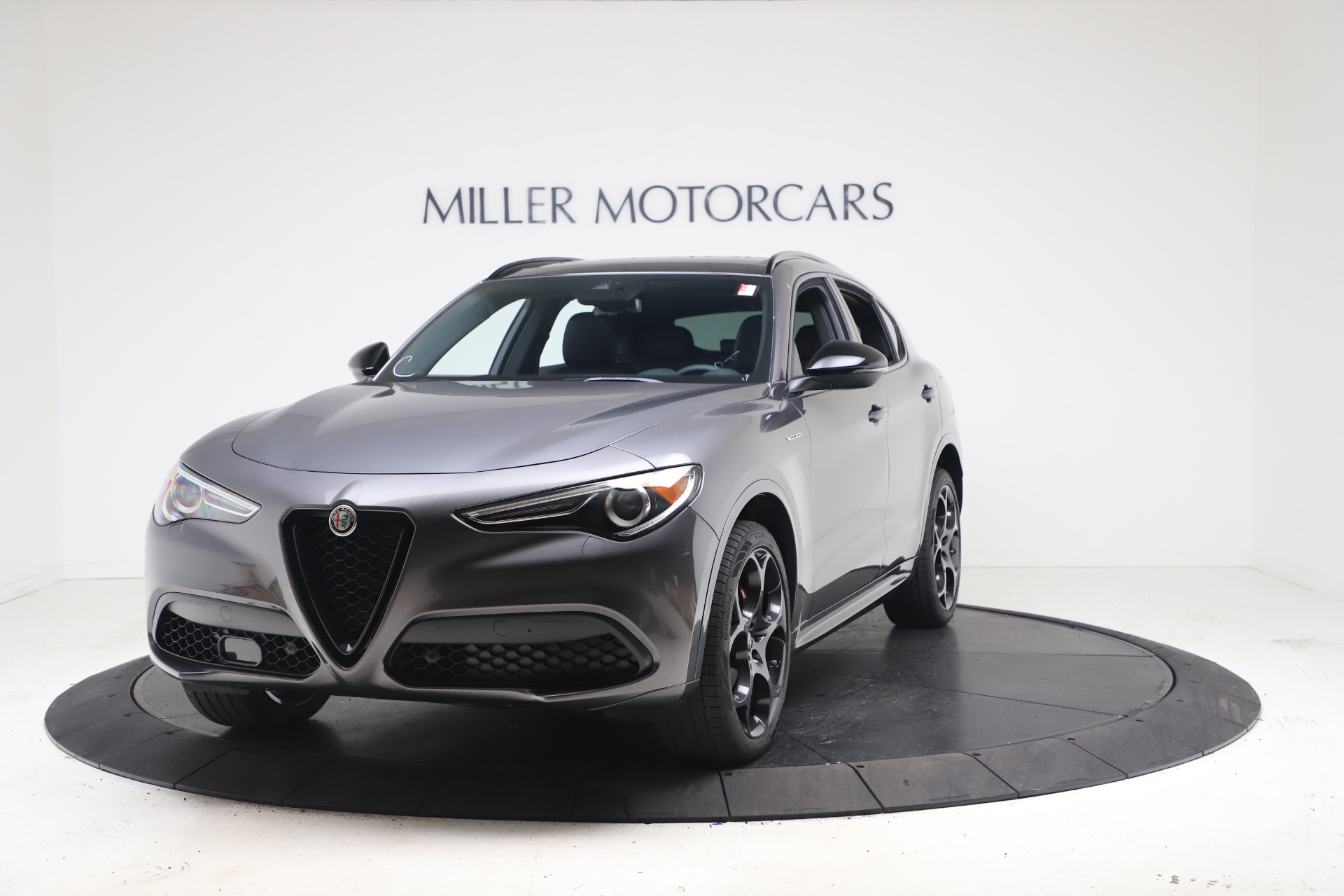 New 2022 Alfa Romeo Stelvio Veloce for sale $55,605 at Pagani of Greenwich in Greenwich CT 06830 1