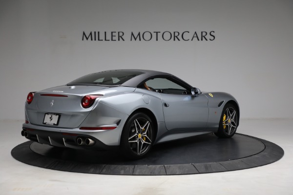 Used 2017 Ferrari California T for sale Sold at Pagani of Greenwich in Greenwich CT 06830 20