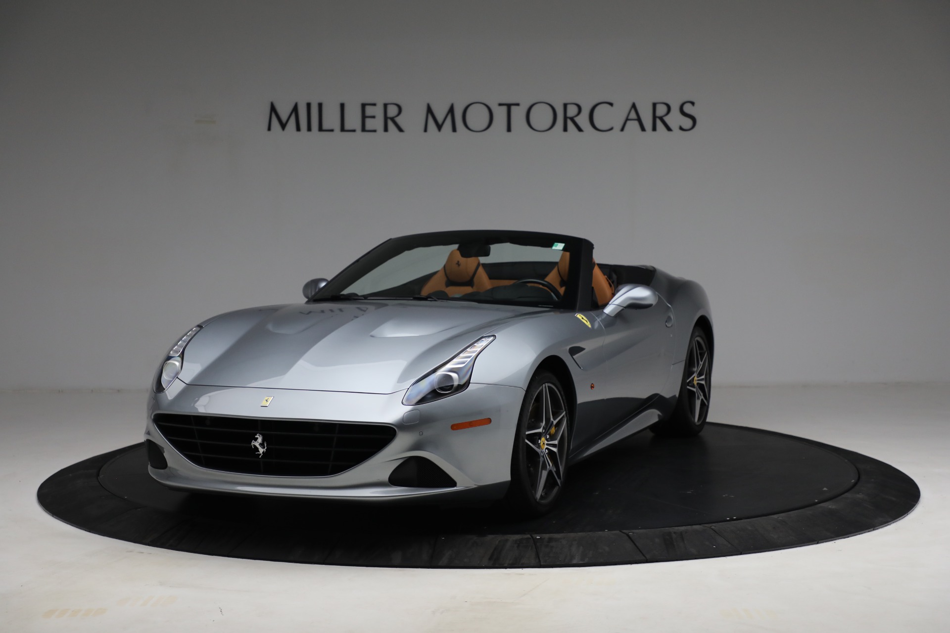 Used 2017 Ferrari California T for sale Sold at Pagani of Greenwich in Greenwich CT 06830 1