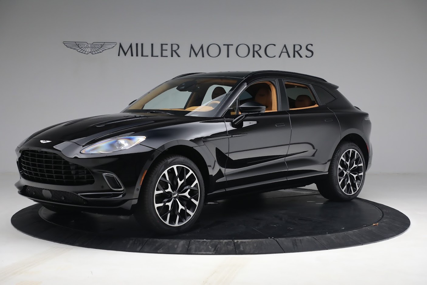 Used 2021 Aston Martin DBX for sale $212,786 at Pagani of Greenwich in Greenwich CT 06830 1