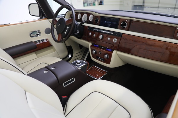 Used 2015 Rolls-Royce Phantom Drophead Coupe for sale Sold at Pagani of Greenwich in Greenwich CT 06830 28