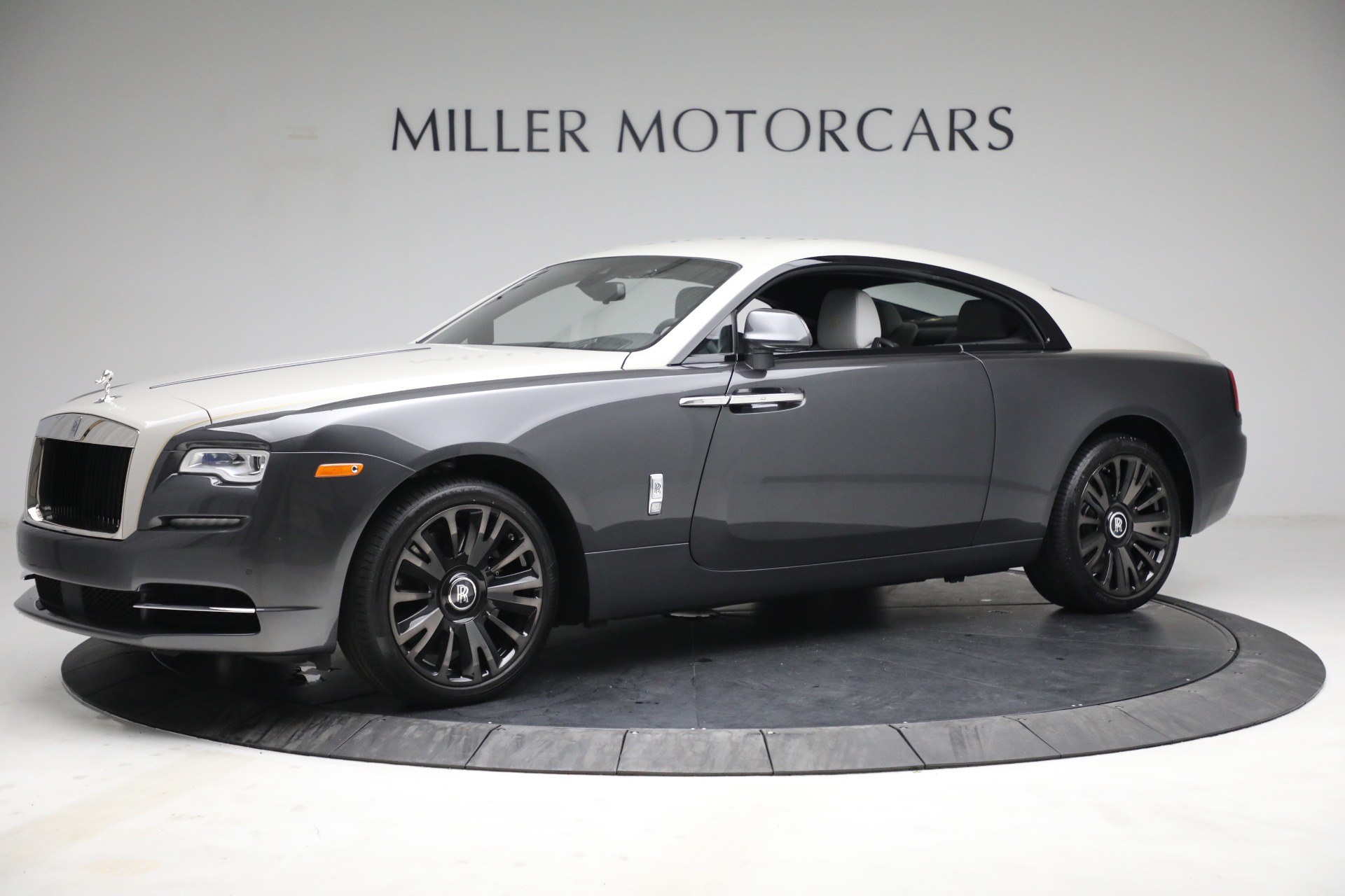Một trong 50 chiếc RollsRoyce Wraith phiên bản bay xuyên đại dương cập bến Việt Nam sau hơn 2 năm được chào hàng #36 Một trong 50 chiếc RollsRoyce Wraith phiên bản bay xuyên đại dương cập bến Việt Nam sau hơn 2 năm được chào hàng