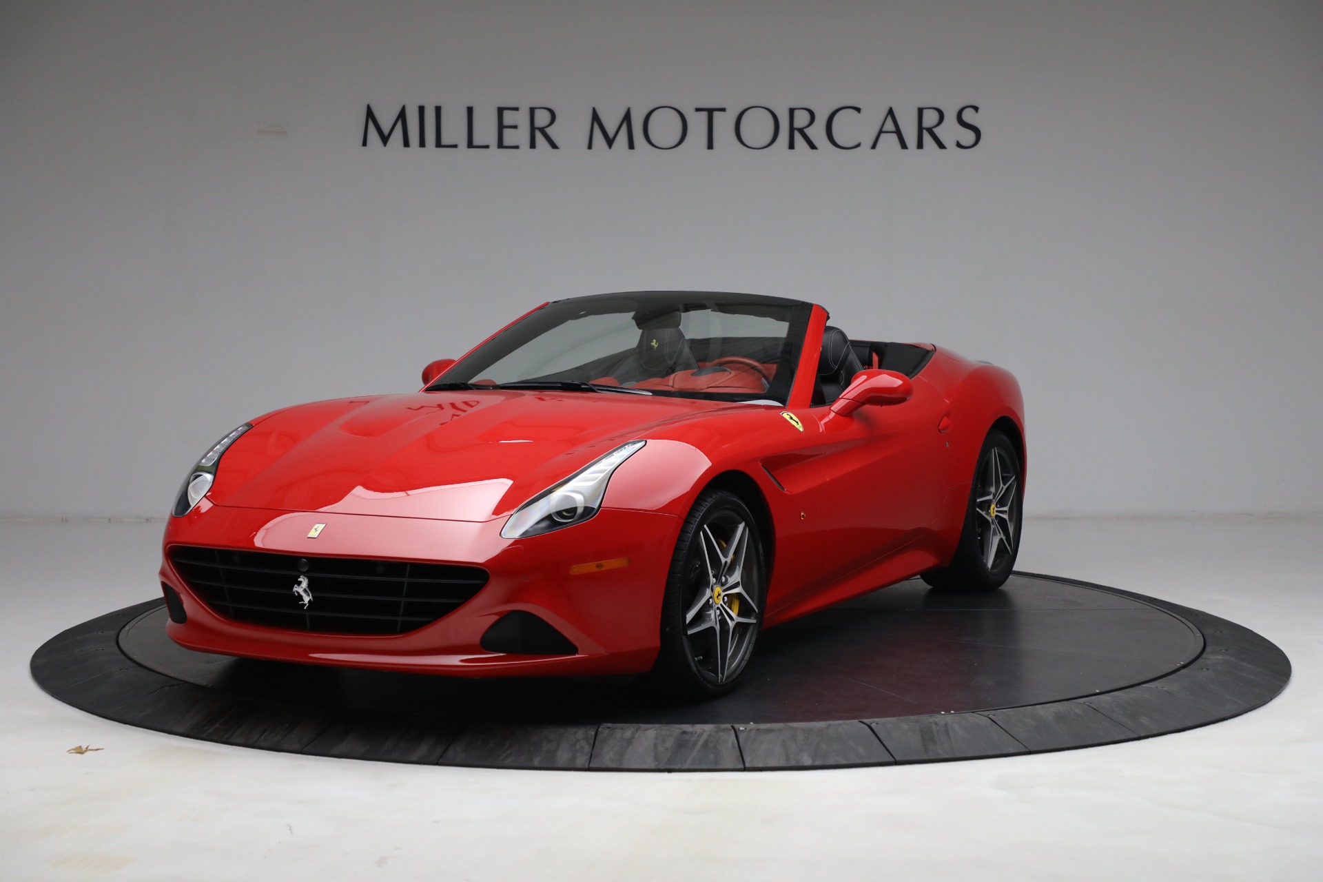 Used 2017 Ferrari California T for sale Sold at Pagani of Greenwich in Greenwich CT 06830 1