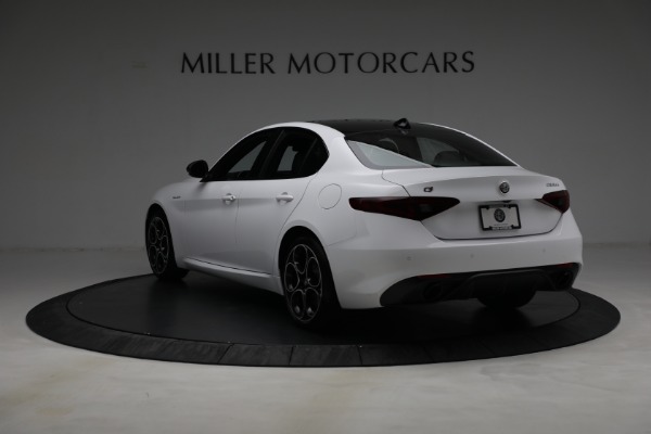 New 2022 Alfa Romeo Giulia Veloce for sale Sold at Pagani of Greenwich in Greenwich CT 06830 5