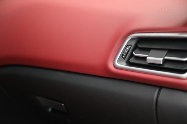 New 2022 Maserati Ghibli Modena Q4 for sale $99,755 at Pagani of Greenwich in Greenwich CT 06830 28