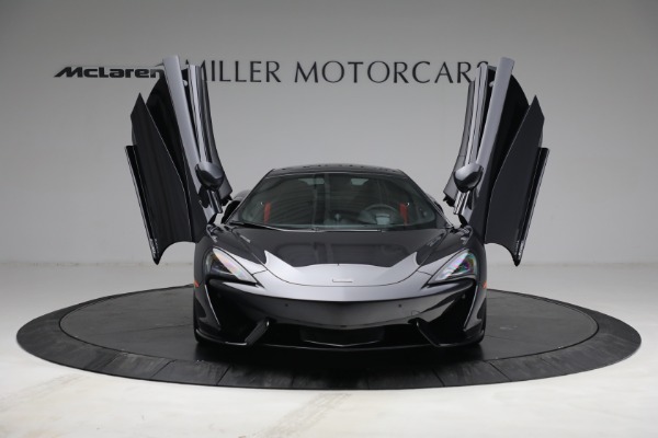 Used 2018 McLaren 570GT for sale Sold at Pagani of Greenwich in Greenwich CT 06830 13