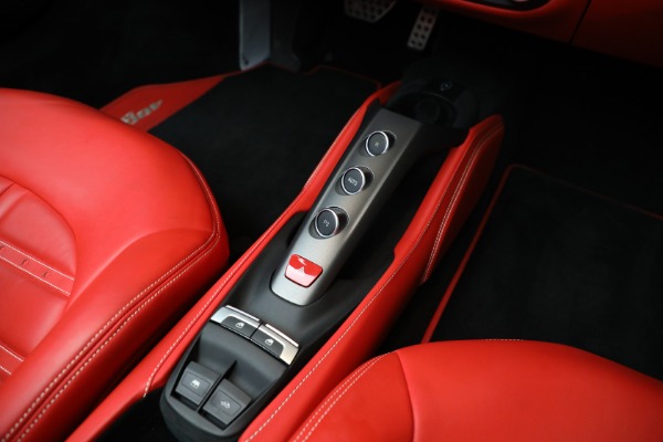 Used 2018 Ferrari 488 Spider for sale $339,900 at Pagani of Greenwich in Greenwich CT 06830 27