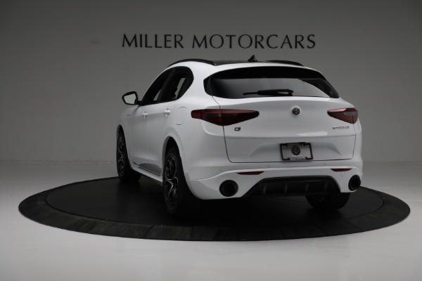 New 2022 Alfa Romeo Stelvio Veloce for sale $56,895 at Pagani of Greenwich in Greenwich CT 06830 5