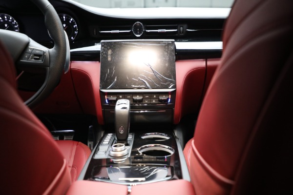New 2022 Maserati Quattroporte Modena Q4 for sale Call for price at Pagani of Greenwich in Greenwich CT 06830 16