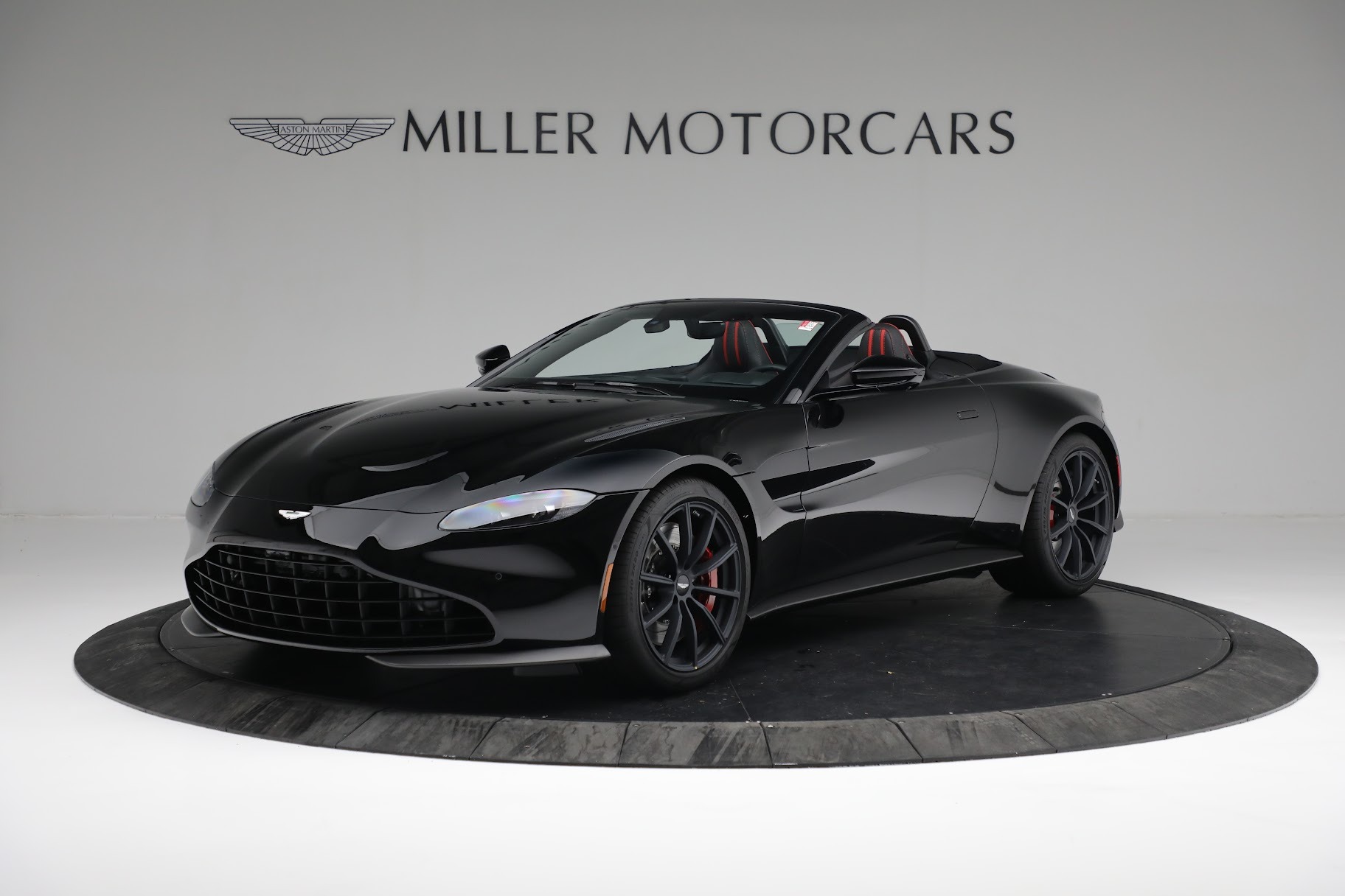 Used 2021 Aston Martin Vantage Roadster for sale Sold at Pagani of Greenwich in Greenwich CT 06830 1