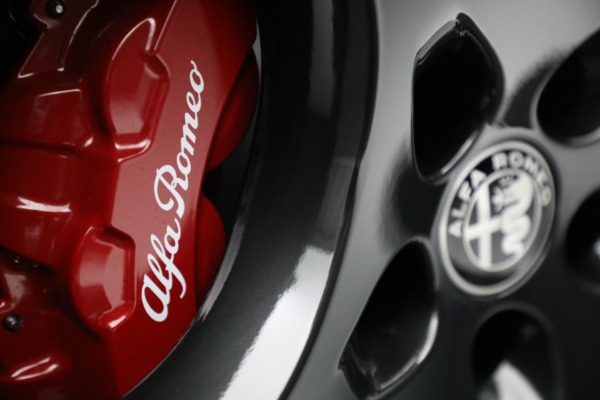 New 2022 Alfa Romeo Stelvio Veloce for sale $59,990 at Pagani of Greenwich in Greenwich CT 06830 28