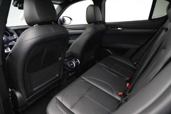 New 2022 Alfa Romeo Stelvio Ti for sale $54,005 at Pagani of Greenwich in Greenwich CT 06830 21