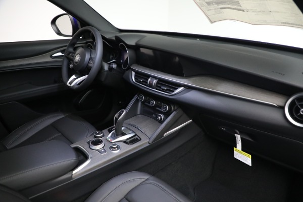 New 2022 Alfa Romeo Stelvio Ti for sale $54,005 at Pagani of Greenwich in Greenwich CT 06830 23