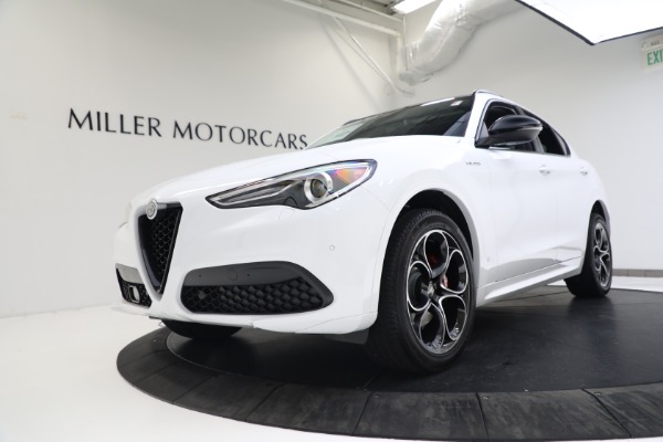 New 2022 Alfa Romeo Stelvio Veloce for sale $57,390 at Pagani of Greenwich in Greenwich CT 06830 11