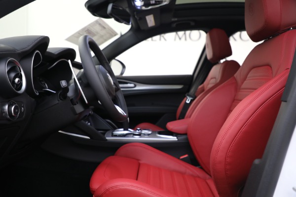 New 2022 Alfa Romeo Stelvio Veloce for sale $57,390 at Pagani of Greenwich in Greenwich CT 06830 13