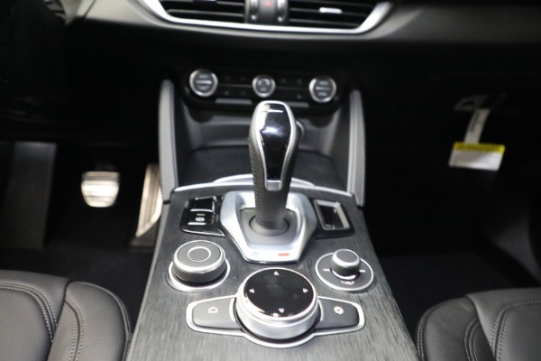 New 2022 Alfa Romeo Stelvio Sprint for sale $51,105 at Pagani of Greenwich in Greenwich CT 06830 14