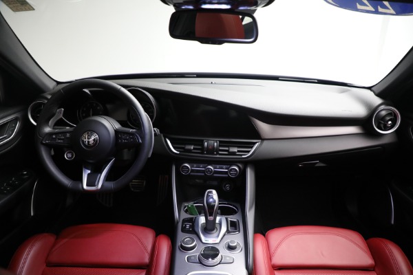 Used 2022 Alfa Romeo Giulia Veloce for sale Sold at Pagani of Greenwich in Greenwich CT 06830 18