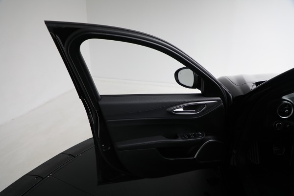 Used 2022 Alfa Romeo Giulia Veloce for sale Sold at Pagani of Greenwich in Greenwich CT 06830 19