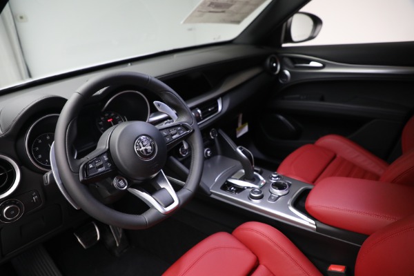 New 2022 Alfa Romeo Stelvio for sale $56,345 at Pagani of Greenwich in Greenwich CT 06830 13