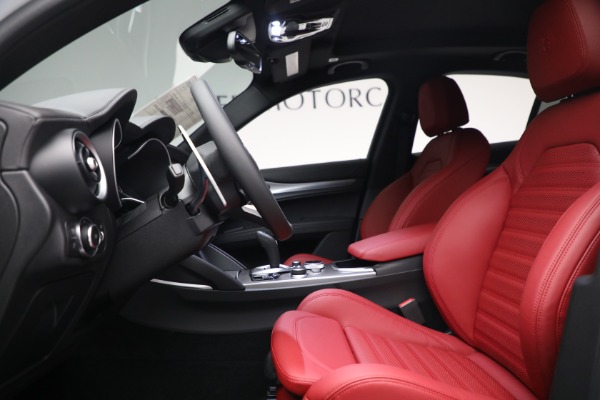 New 2022 Alfa Romeo Stelvio for sale $56,345 at Pagani of Greenwich in Greenwich CT 06830 14