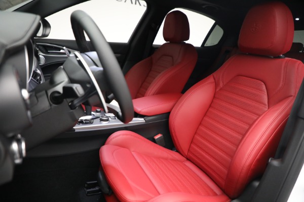 New 2022 Alfa Romeo Stelvio for sale $56,345 at Pagani of Greenwich in Greenwich CT 06830 15