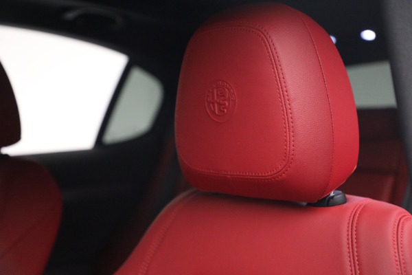 New 2022 Alfa Romeo Stelvio for sale $56,345 at Pagani of Greenwich in Greenwich CT 06830 16