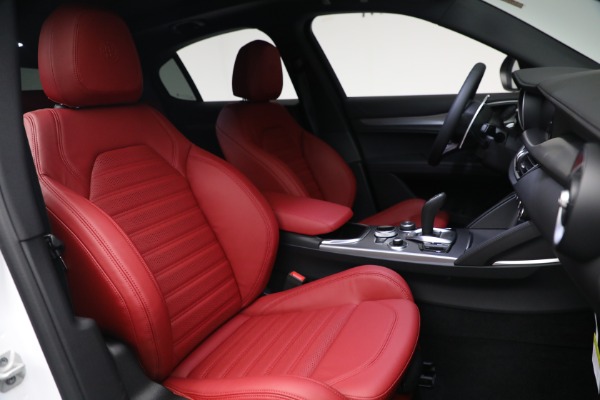 New 2022 Alfa Romeo Stelvio for sale $56,345 at Pagani of Greenwich in Greenwich CT 06830 26