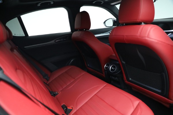 New 2022 Alfa Romeo Stelvio for sale $56,345 at Pagani of Greenwich in Greenwich CT 06830 28