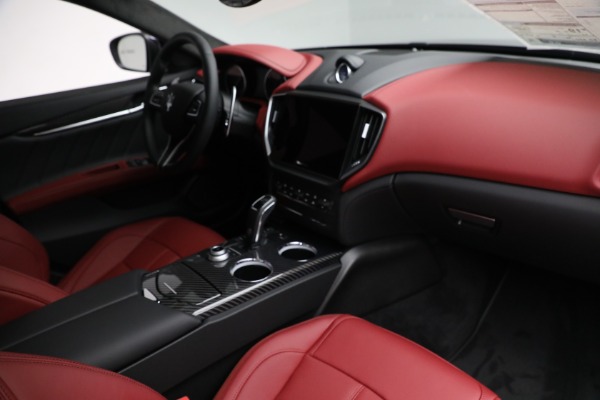 New 2022 Maserati Ghibli Modena Q4 for sale $103,255 at Pagani of Greenwich in Greenwich CT 06830 24