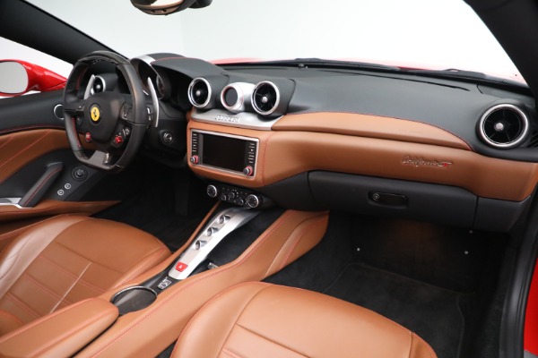 Used 2016 Ferrari California T for sale $179,900 at Pagani of Greenwich in Greenwich CT 06830 27