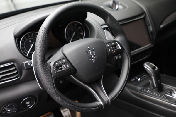 New 2022 Maserati Levante GT for sale $100,365 at Pagani of Greenwich in Greenwich CT 06830 17