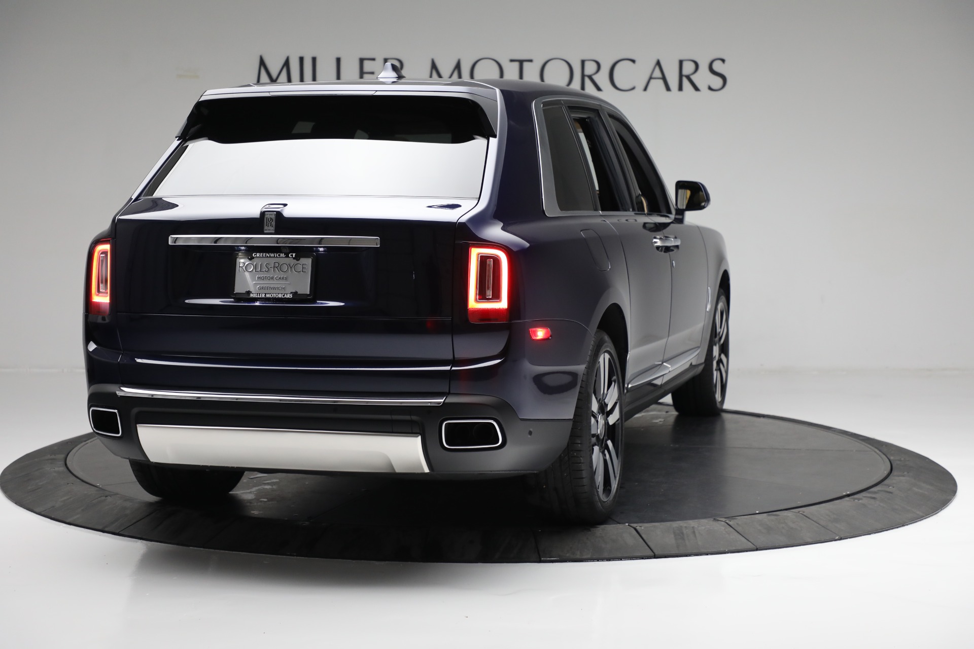 RollsRoyce Cullinan SUV siêu sang chào giá 41 tỷ đồng