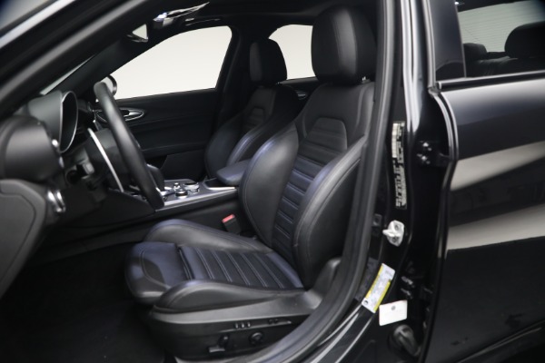 Used 2022 Alfa Romeo Giulia Veloce for sale $27,900 at Pagani of Greenwich in Greenwich CT 06830 15