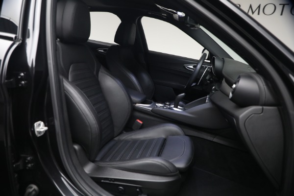 Used 2022 Alfa Romeo Giulia Veloce for sale $27,900 at Pagani of Greenwich in Greenwich CT 06830 16