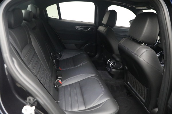 Used 2022 Alfa Romeo Giulia Veloce for sale $27,900 at Pagani of Greenwich in Greenwich CT 06830 17