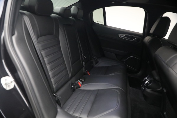Used 2022 Alfa Romeo Giulia Veloce for sale $27,900 at Pagani of Greenwich in Greenwich CT 06830 19