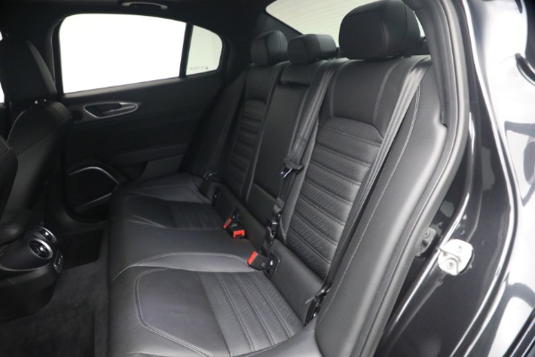 Used 2022 Alfa Romeo Giulia Veloce for sale $27,900 at Pagani of Greenwich in Greenwich CT 06830 20