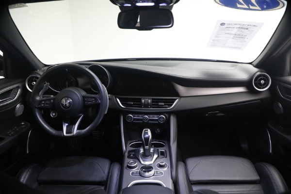 Used 2022 Alfa Romeo Giulia Veloce for sale $27,900 at Pagani of Greenwich in Greenwich CT 06830 21