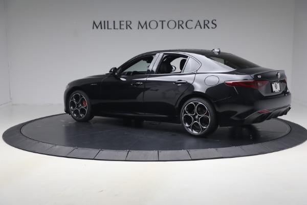 Used 2022 Alfa Romeo Giulia Veloce for sale $27,900 at Pagani of Greenwich in Greenwich CT 06830 4
