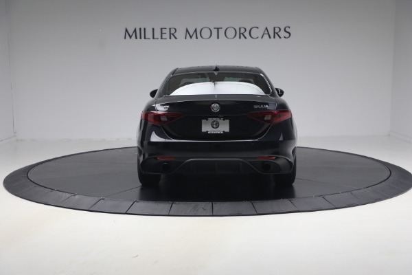 Used 2022 Alfa Romeo Giulia Veloce for sale $27,900 at Pagani of Greenwich in Greenwich CT 06830 6
