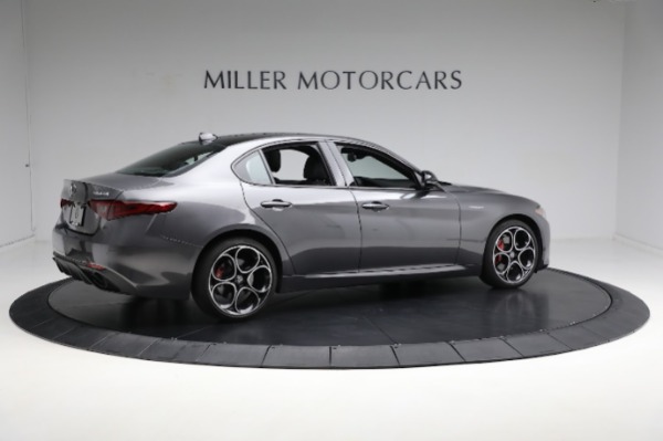 Used 2022 Alfa Romeo Giulia Veloce for sale $37,900 at Pagani of Greenwich in Greenwich CT 06830 12